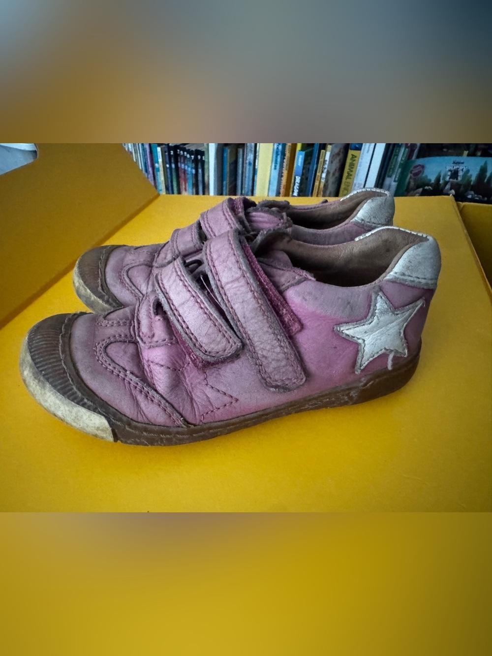 Bisgaard kids shoes size 27 like kids size 10.5C